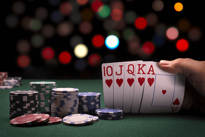 Poker - một trong những game bài đình đám tại Kubet 